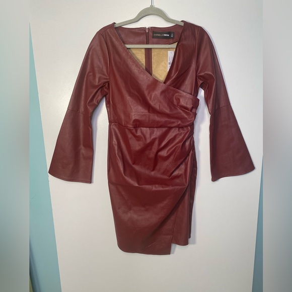 #248 NY&Co Gabrielle Union Leatherette Ruched Dress size S NWT - Picture 3 of 13
